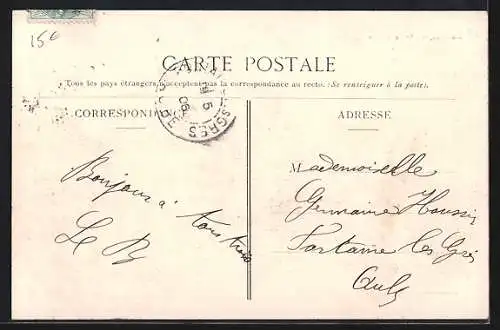AK Romilly-sur-Seine, La Poste et groupe de personnes devant le bâtiment