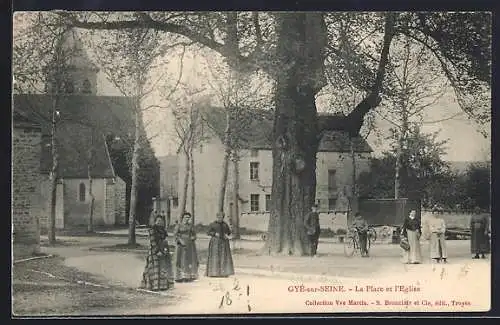 AK Gyé-sur-Seine, La Place et l`Église