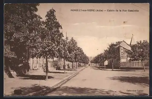 AK Romilly-sur-Seine, Entrée de la Rue Gambetta