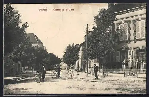 AK Piney, Avenue de la Gare