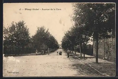 AK Piney, Avenue de la Gare