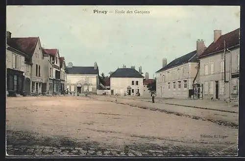 AK Piney, École des Garcons