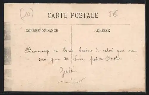 AK Bucey-en-Othe, Vue générale du village et des champs environnants