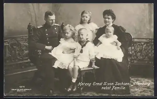 AK Herzog Ernst II. von Sachsen-Meiningen nebst Familie