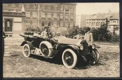 Foto-AK Auto Benz mit Chauffeur