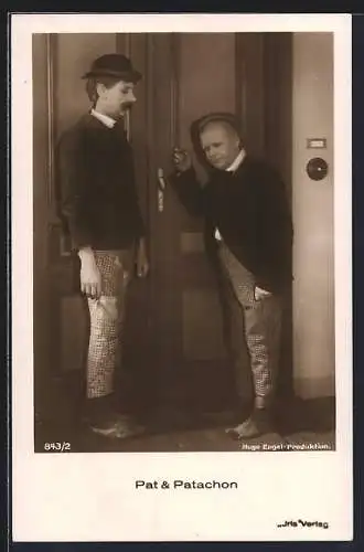 AK Pat & Patachon, Portrait in Kostümen