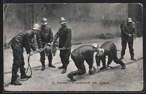 AK Pompiers, Enrouleinent des tuyaux, Feuerwehr