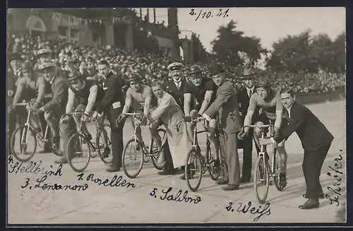 Foto-AK Dresden-Reick, Radrennbahn Liebstädter Strasse, Beginn eines Rennens