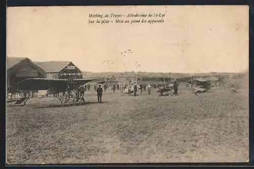 AK St-Lye, Aérodrome, sur la piste, Mise au point des appareils, Flugzeuge