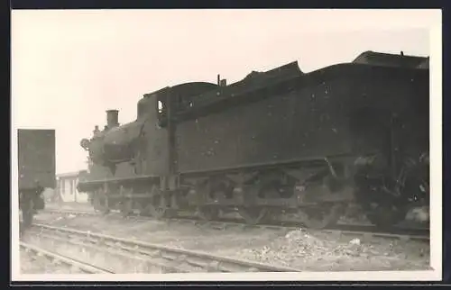 Foto-AK Lokomotive Nr. 696, englische Eisenbahn