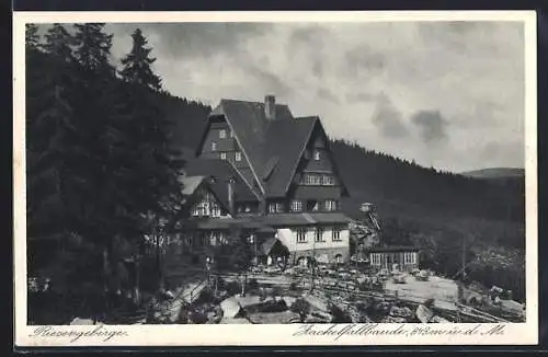 AK Zackelfallbaude /Riesengebirge, Berghütte F. Adolph mit Vorplatz
