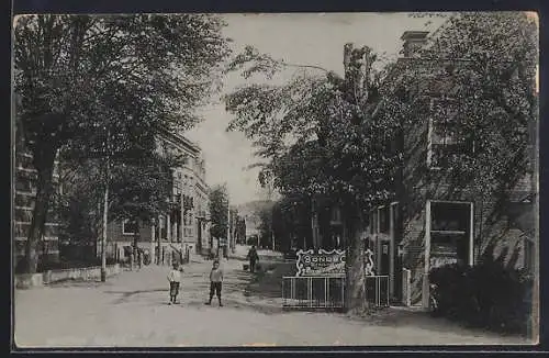 AK Abcoude, Strassenpartie mit Geschäft, Kindern, Eimerträger