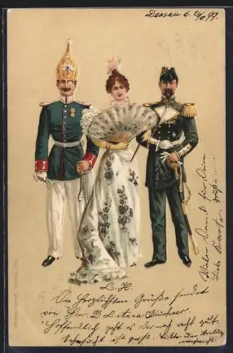 Lithographie Elegante Frau mit Fächer flankiert von zwei Soldaten
