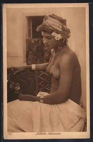 AK Hübsche halbnackte Beduinin