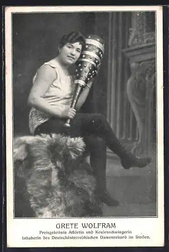 AK Portrait Grete Wolfram, Preisgekrönte Athletin & Keulenschwingerin