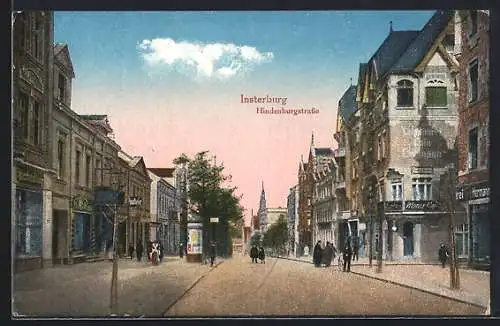 AK Insterburg, Hindenburgstrasse mit Geschäften