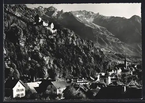 AK Vaduz, Teilansicht mit den Thätikonbergen