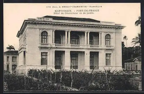AK Fort-de-France, Hotel du Gouverneur vu du Jardin