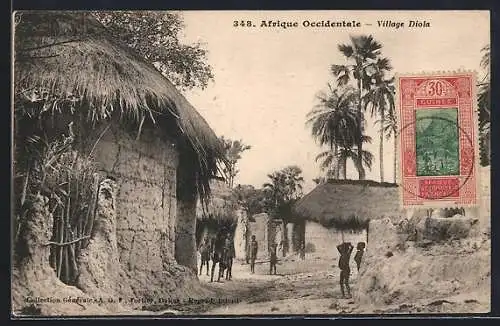 AK Diola, Afrikaner auf der Strasse des Dorfes