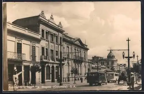 AK Bogotá, Avenida de la República
