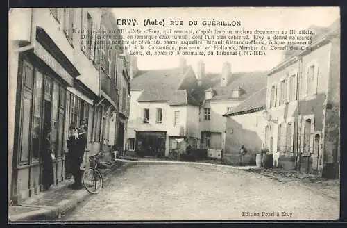 AK Ervy, Rue du Guérillon avec vélos et passants