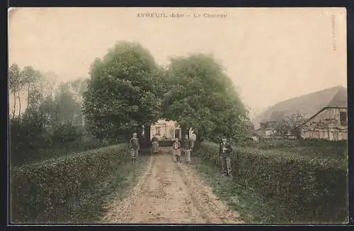 AK Avreuil, Allée menant au château avec personnages