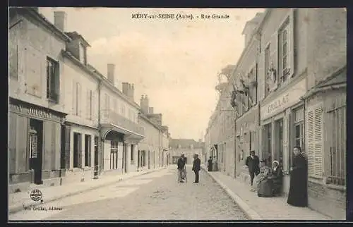 AK Méry-sur-Seine, Rue Grande animée avec passants et commerces