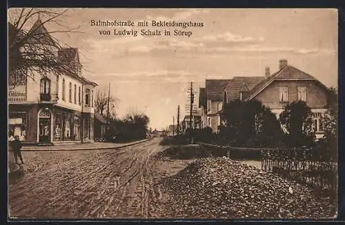 AK Sörup, Bahnhofstrasse mit Bekleidungshaus von Ludwig Schulz