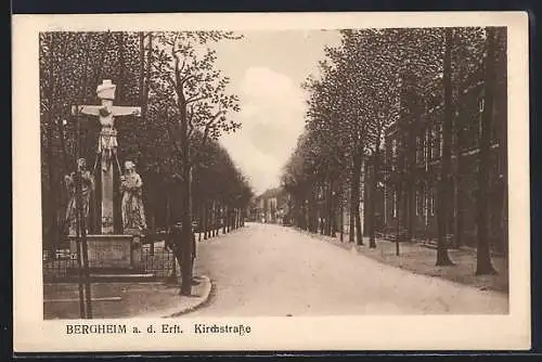 AK Bergheim / Erft, Kirchstrasse, Männer am Denkmal