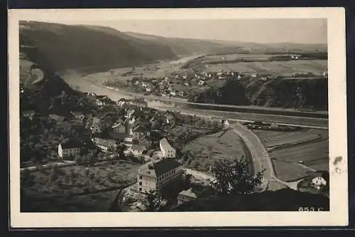 AK Stiechowitz, Ortsansicht mit Blick auf Fluss und umliegende Hügel