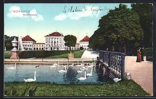 AK München-Nymphenburg, Passanten auf der Brücke im Park