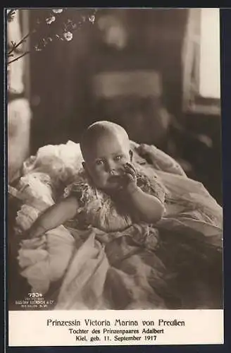 AK Keil, Prinzessin Victoria Marina von Preussen, Tochter des Prinzenpaares Adalbert, geb. 1917