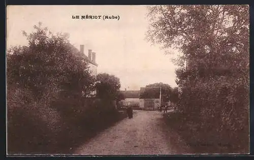 AK Le Mériot, Vue de la rue principale bordée d`arbres et maisons