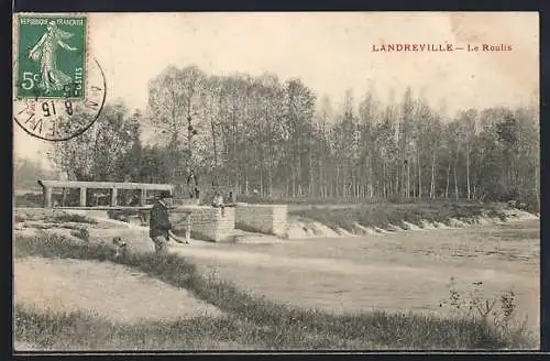 AK Landreville, Le Roulis au bord de la rivière et promeneurs sur le chemin