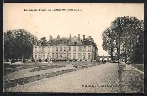 AK La Motte-Tilly, Vue du château et jardins élégants