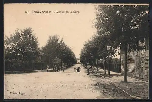 AK Piney, Avenue de la Gare