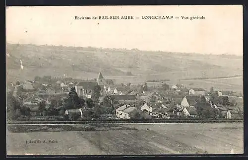 AK Longchamp, Vue générale du village et des collines environnantes