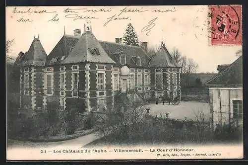 AK Villemereuil, La Cour d`Honneur du Château de l`Aube