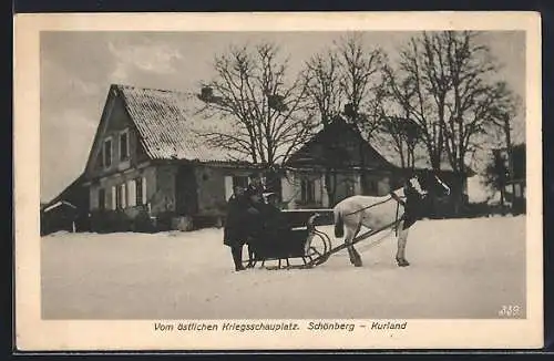 AK Schönberg, Soldaten fahren in einem Pferdeschlitten, Gebäudeansicht