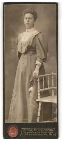 Fotografie Atelier Stern, Dresden, Waisenhausstrasse 38, Dame mit Rose