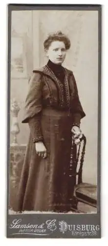 Fotografie Samson & Co., Duisburg, Königstrasse 38, Dame im eleganten Kleid