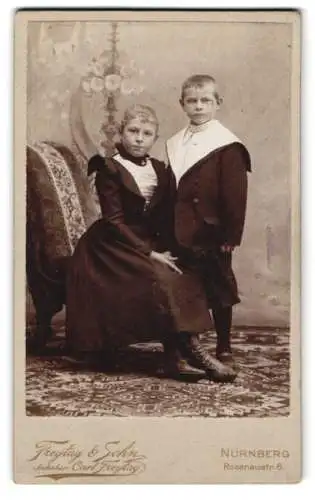 Fotografie Freytag & Sohn, Nürnberg, Rosenaustrasse 6, Geschwister in eleganter Kleidung