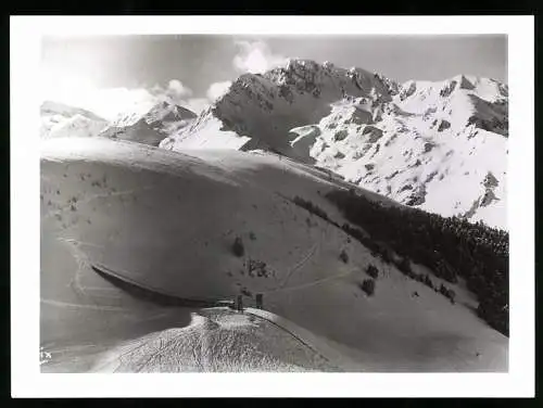 Fotografie unbekannter Fotograf, Ansicht Luchon-Superbagnères, Wintersportgebiet in den Pyrenäen