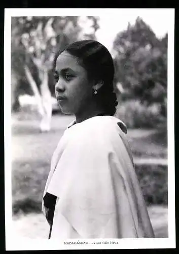 Fotografie Madagascar, Jeune fille Hova