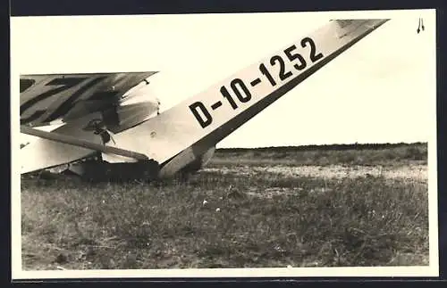 Foto-AK Wrack eines abgestürzten Segelflugzeuges