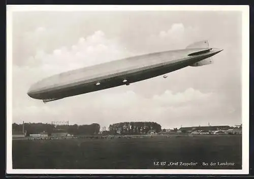 AK Luftschiff LZ 127 Graf Zeppelin bei der Landung
