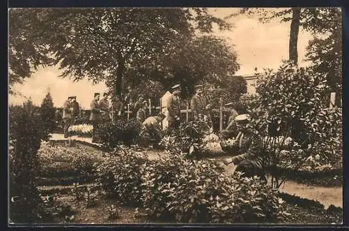 AK Soldatenfriedhof, Deutsche Soldaten schmücken die Gräber ihrer Kameraden