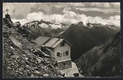 AK Mischabelhütte A.A.C.Z. mit Portiengrat und Sonnighorn