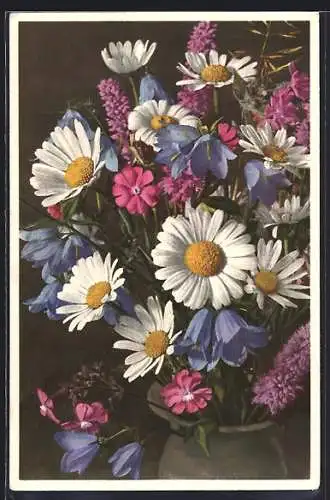 Foto-AK Emanuel Gyger: Bunter Wiesenblumenstrauss in einer Vase