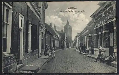 AK Wouw, Roosendaalsche straat met Kerk
